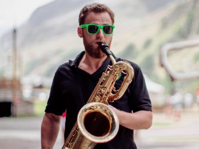 Les artistes en déambulations à la Foire Savoyarde Avaline de Val d'Isère