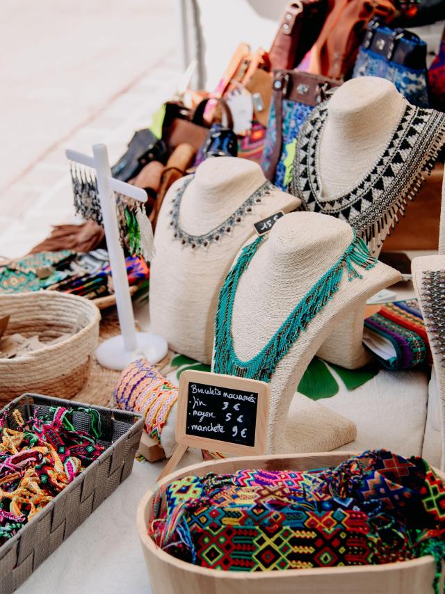 Stand d'un exposant à la Foire Savoyarde Avaline de Val d'Isère