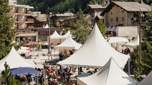 Exposants à la Foire Savoyarde Avaline de Val d'Isère